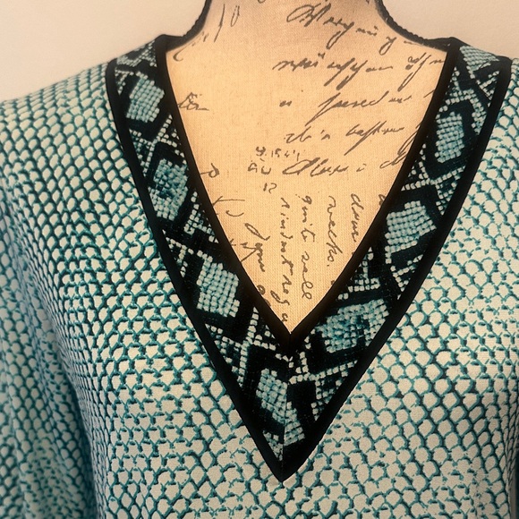 Michael Kors Aqua Patterned V-Neck Blouse - Picture 2 of 4